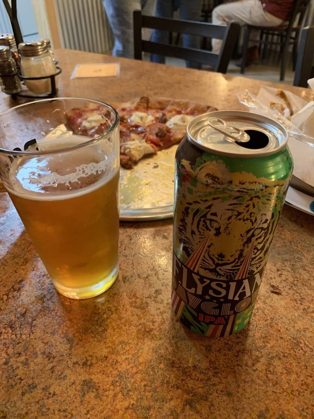 Kustom Krust Brick Oven Pizza and Wings | restaurant | 755 Hammett Bridge Rd, Greer, SC 29650, USA | 8643832000 OR +1 864-383-2000