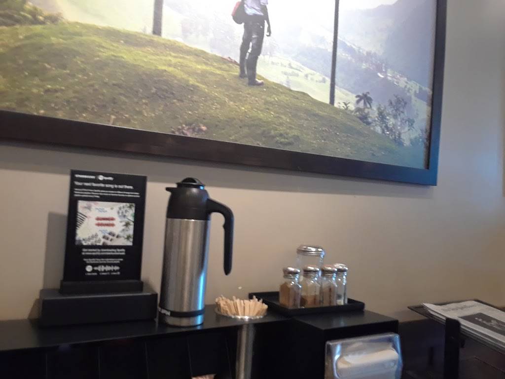 Starbucks | cafe | 2 Waterville Commons Drive, Waterville, ME 04901, USA | 2078615430 OR +1 207-861-5430