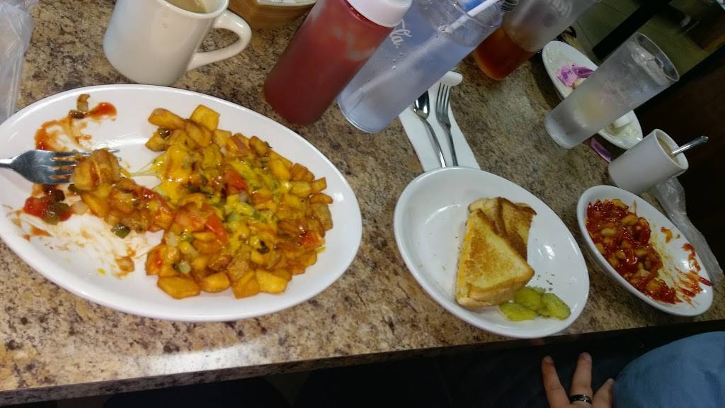 The Front Porch | restaurant | 30 Edwards Dr, Bells, TN 38006, USA | 7313453400 OR +1 731-345-3400