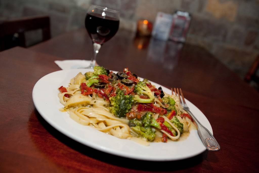 Salernos Pizzeria & Sports Bar | restaurant | 9301 W 63rd St, Hodgkins, IL 60525, USA | 7083540099 OR +1 708-354-0099