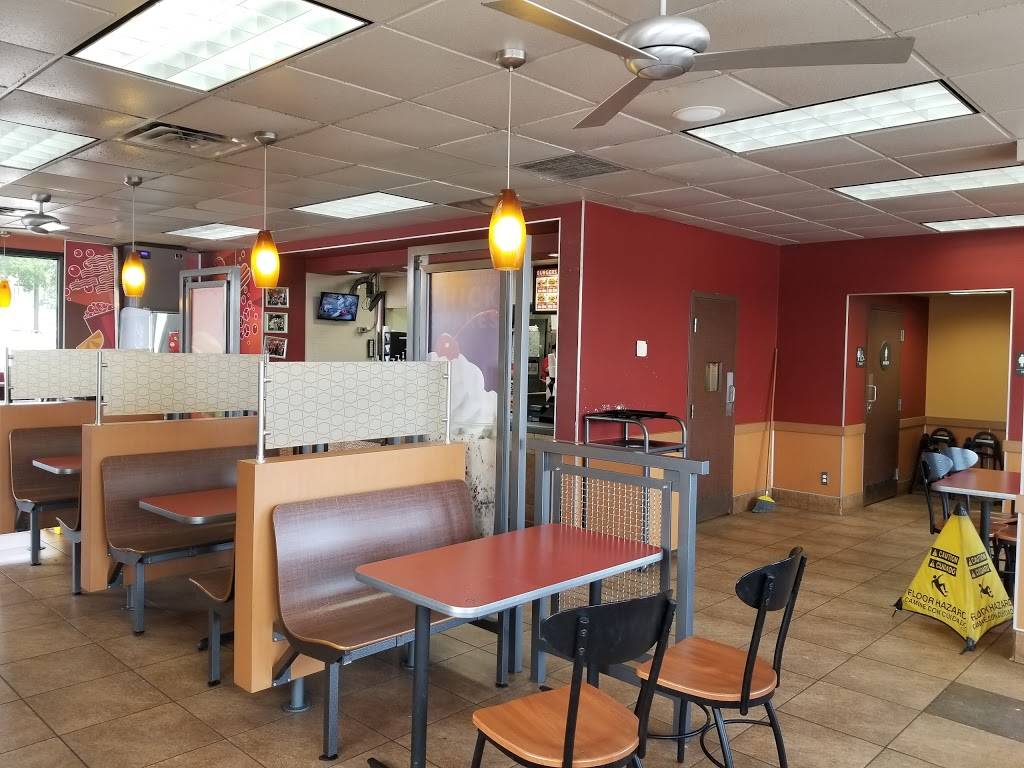Jack in the Box | restaurant | 6355 E Mockingbird Ln, Dallas, TX 75214, USA | 2148267320 OR +1 214-826-7320