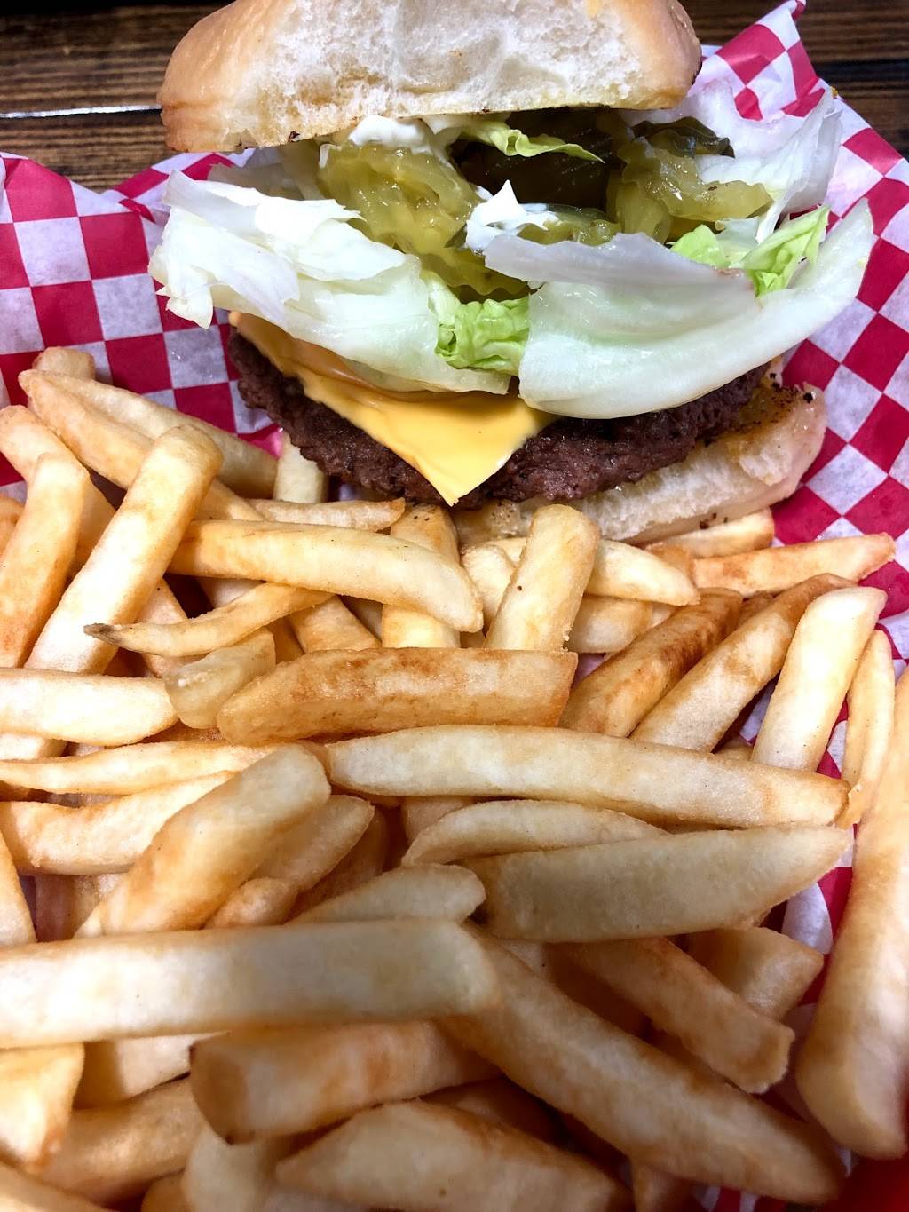 Lercys Diner West | restaurant | 1419 N Main St, Mont Belvieu, TX 77520, USA | 2815766975 OR +1 281-576-6975