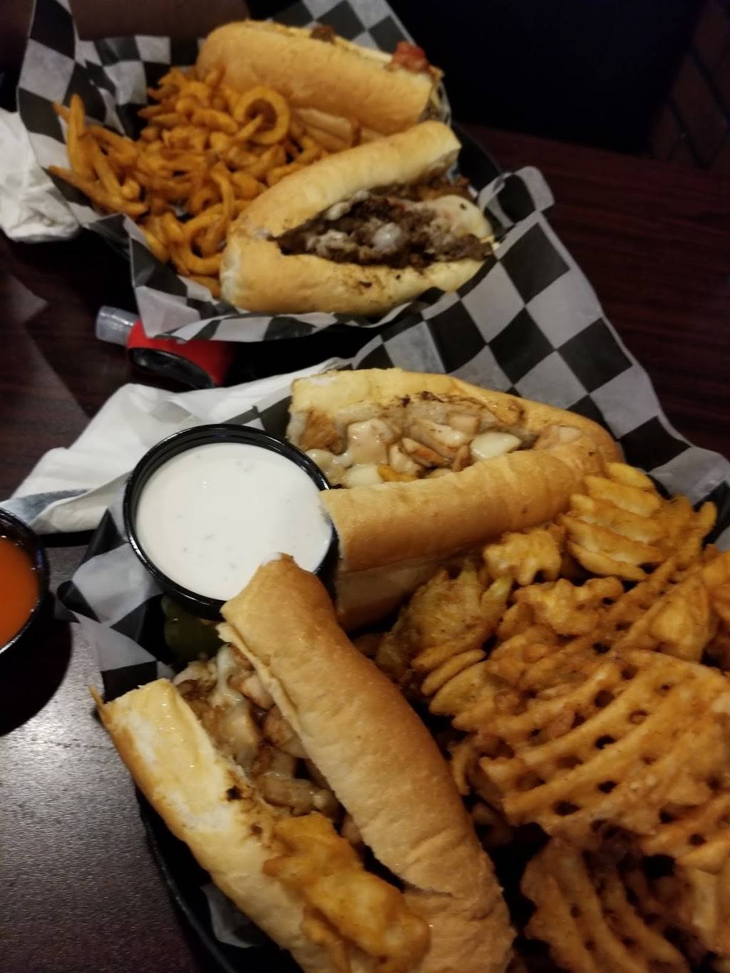 Underdog Sports Bar and Grill | restaurant | 3100 Paxton St, Harrisburg, PA 17111, USA | 7175645150 OR +1 717-564-5150