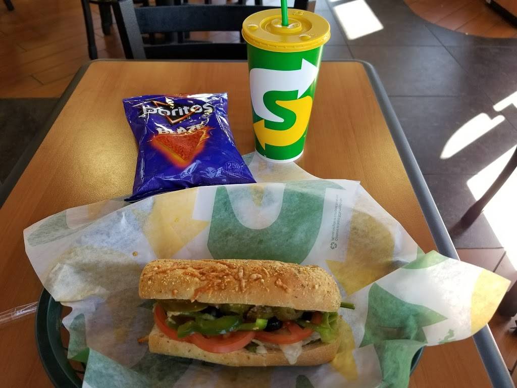 Subway Restaurants | restaurant | 325 W Southern Ave, Mesa, AZ 85210, USA | 4807337004 OR +1 480-733-7004