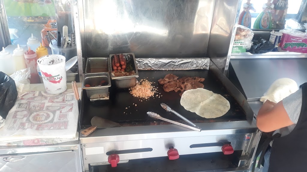 Tacos quezadillas El Primo | restaurant | 4774 Whittier Blvd, East Los Angeles, CA 90022, USA | 3237124112 OR +1 323-712-4112