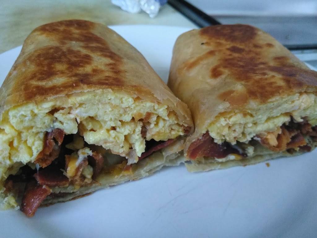 Simply D Licious Southern Creole Cuisine | restaurant | 4641 W Washington Blvd, Los Angeles, CA 90016, USA | 5623266863 OR +1 562-326-6863