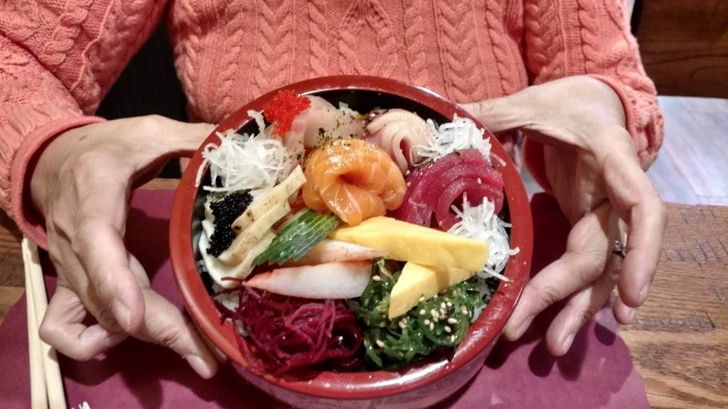 Domodachi Sushi | restaurant | 300 Union Ave, Rutherford, NJ 07070, USA | 2013721111 OR +1 201-372-1111