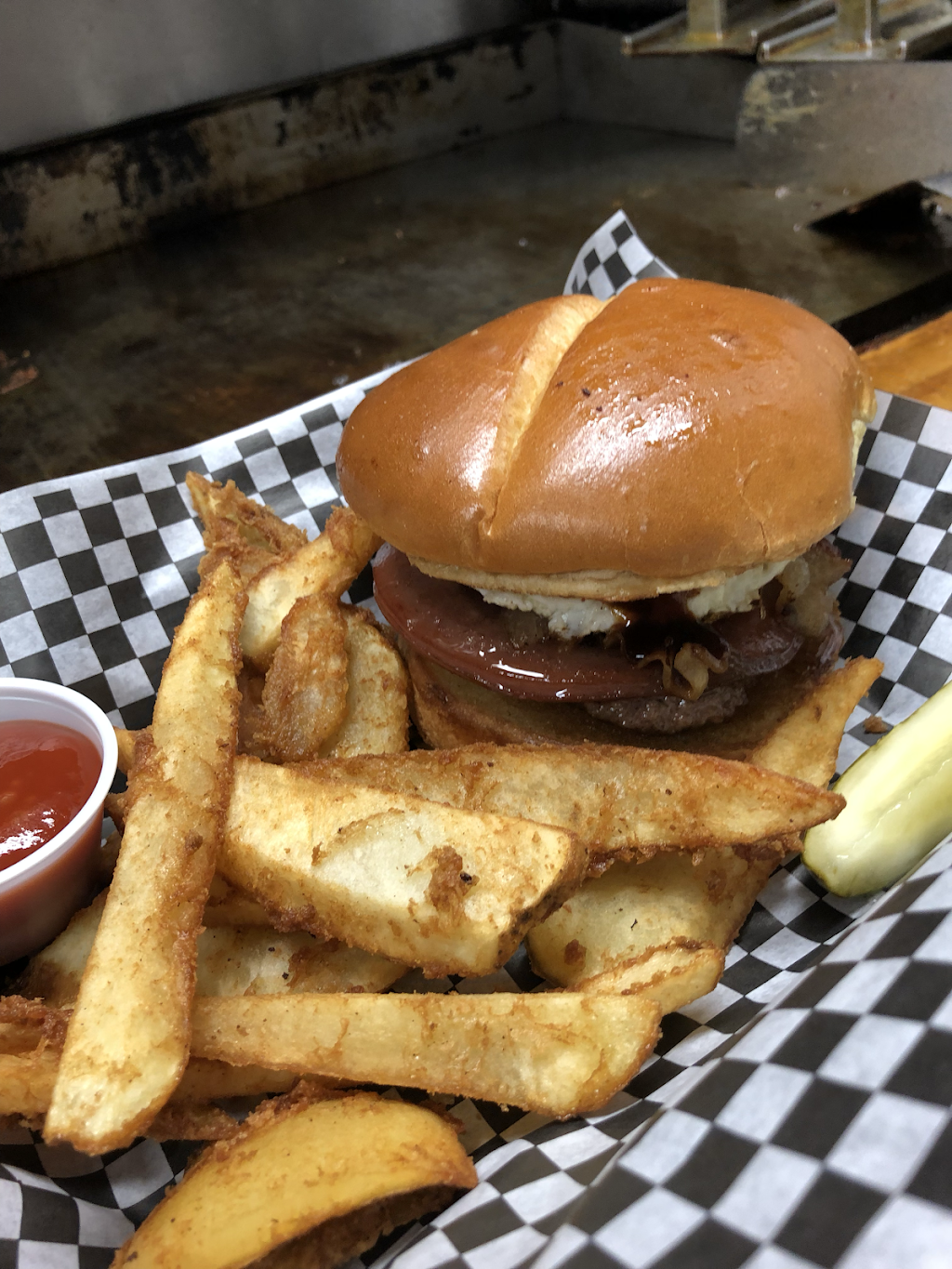 The Avenue Bar and grill LLC | restaurant | 311 Corunna Ave, Owosso, MI 48867, USA | 9894724472 OR +1 989-472-4472