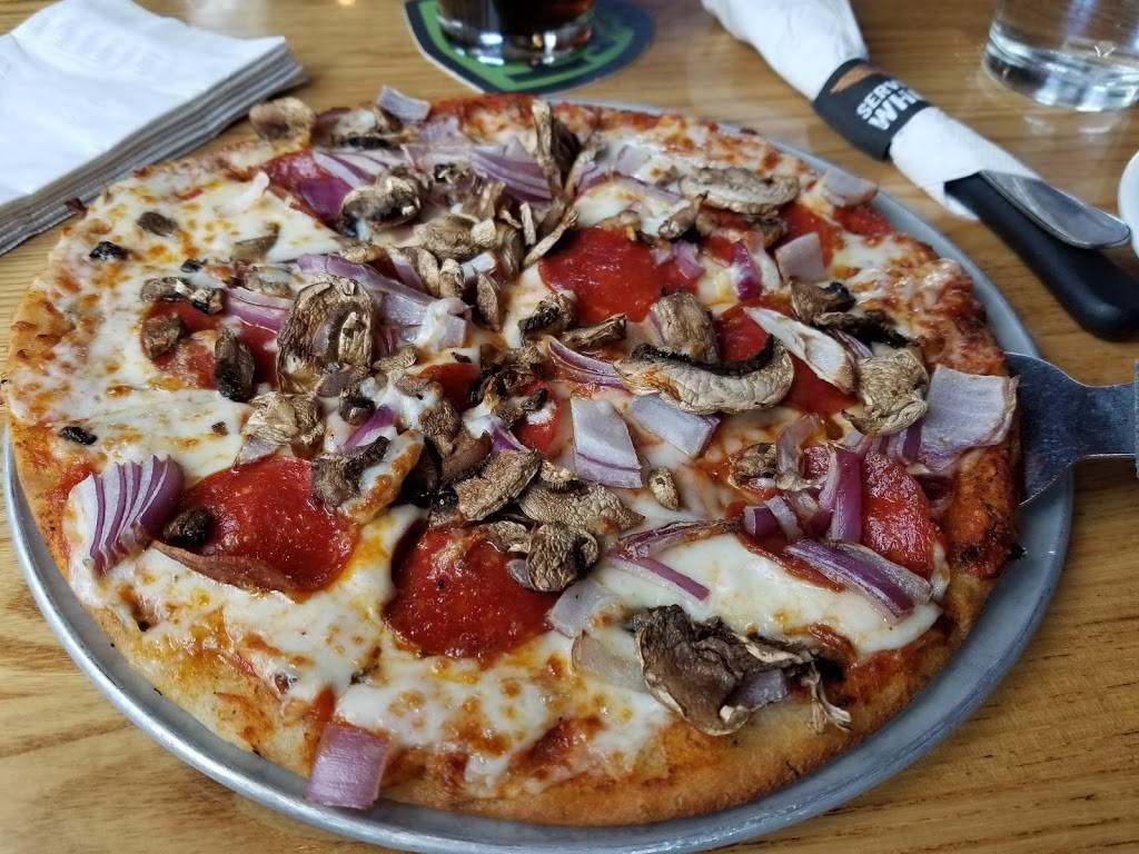 Rock & Brews Rancho Cucamonga | restaurant | 12225 E Foothill Blvd, Rancho Cucamonga, CA 91739, USA | 9099228586 OR +1 909-922-8586