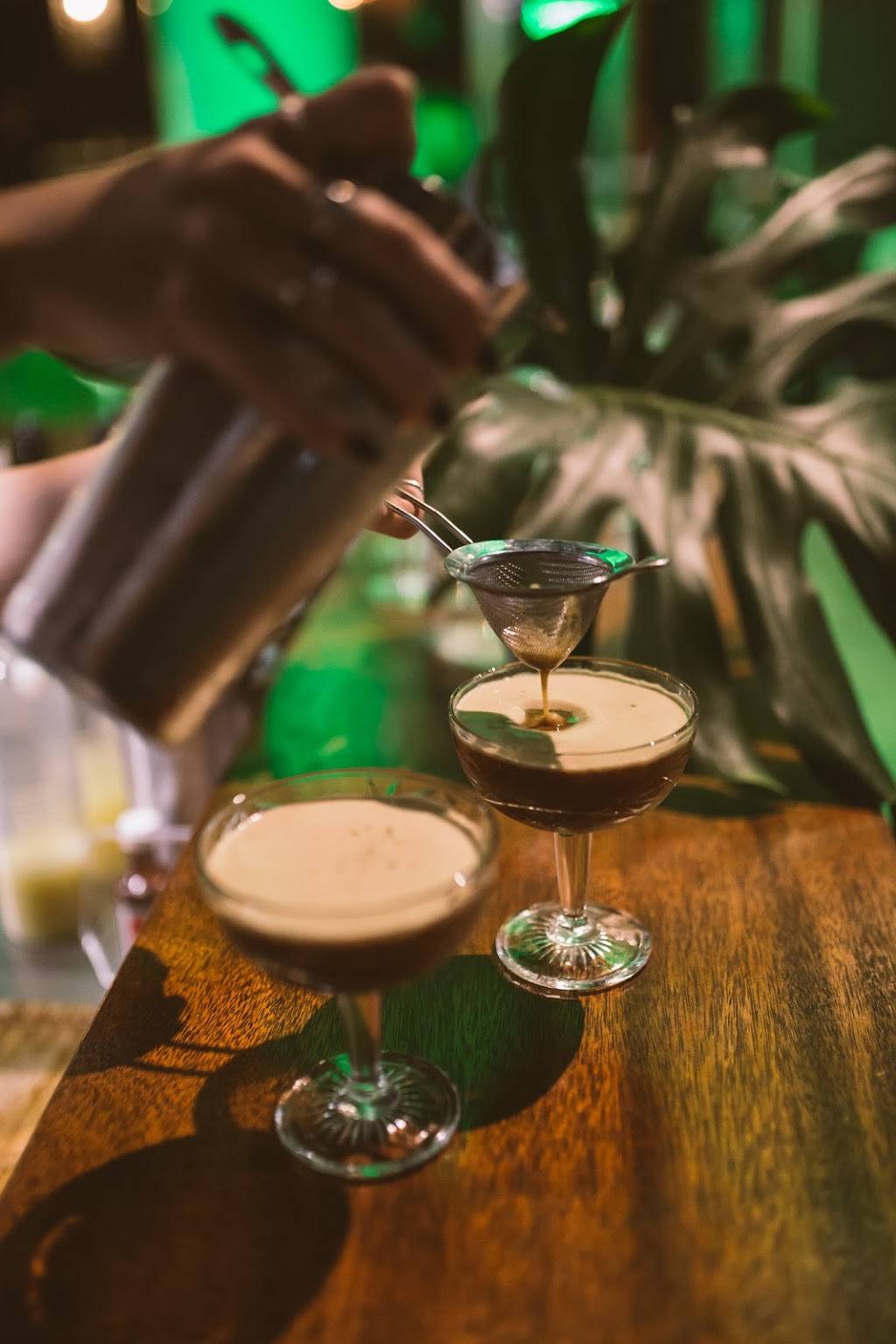 Greenhouse Canteen + Bar | restaurant | 1011 W 5th Ave, Columbus, OH 43212, USA | 6145250202 OR +1 614-525-0202