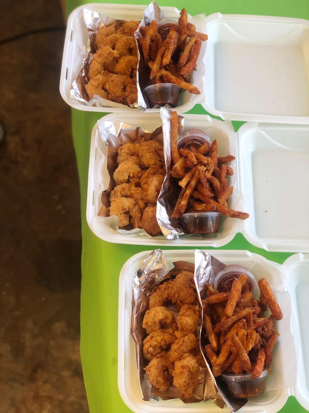 Tsunami Wing Factory | restaurant | 5242 Elysian Fields Ave, New Orleans, LA 70122, USA | 9854417822 OR +1 985-441-7822