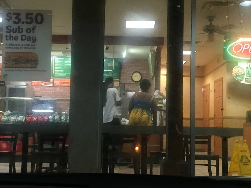 Subway Restaurants | restaurant | 8110-1 Lem Turner Rd, Jacksonville, FL 32208, USA | 9045511180 OR +1 904-551-1180