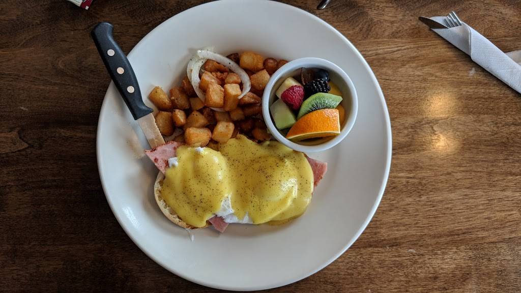 Royals Restaurant | restaurant | 6152 Perth St, Richmond, ON K0A 2Z0, Canada | 6138382222 OR +1 613-838-2222