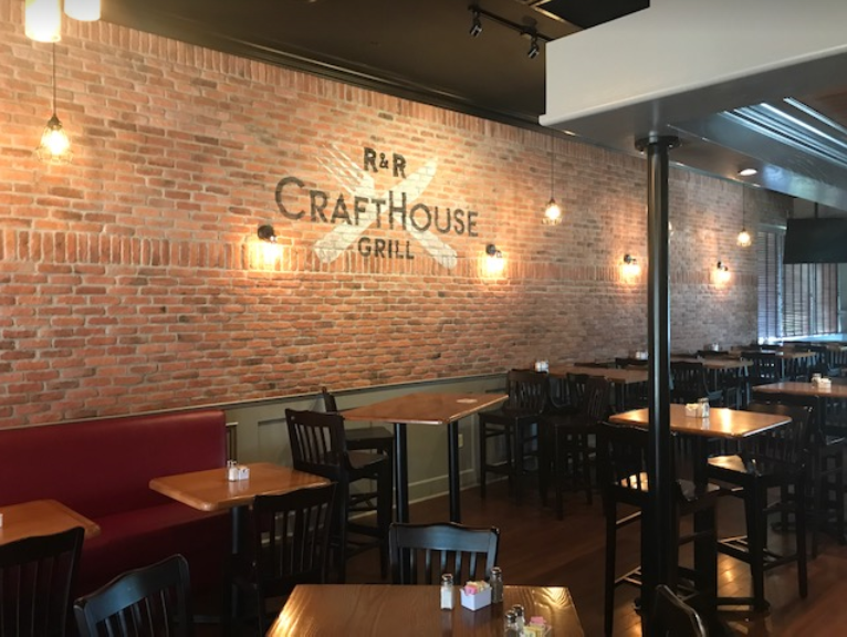R & R CraftHouse Grill | restaurant | 12910 Malcomson Rd, Houston, TX 77070, USA | 8327611018 OR +1 832-761-1018