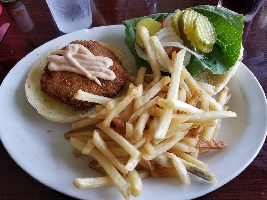 Crab Louies Bistro | restaurant | 46 Wharf 1 # 1, Monterey, CA 93940, USA | 8316551173 OR +1 831-655-1173