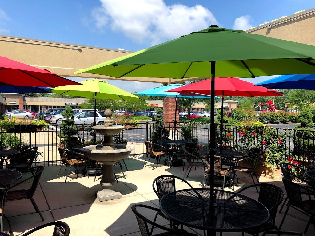 Royalberry Waffle House & Restaurant | restaurant | 6417 W 127th St, Palos Heights, IL 60463, USA | 7083886200 OR +1 708-388-6200