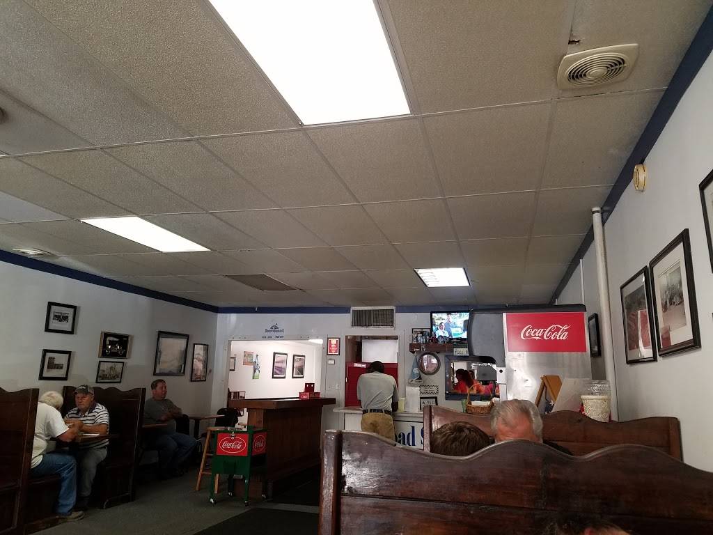 Broad Street Cafe | restaurant | 104 W Broad St, St Pauls, NC 28384, USA | 9108652553 OR +1 910-865-2553