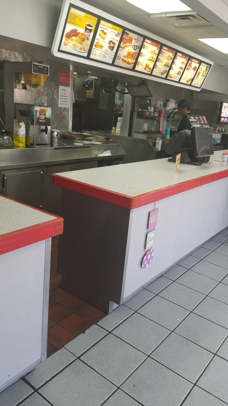 Krystal | meal takeaway | 1914 Government St, Mobile, AL 36606, USA | 2514711636 OR +1 251-471-1636