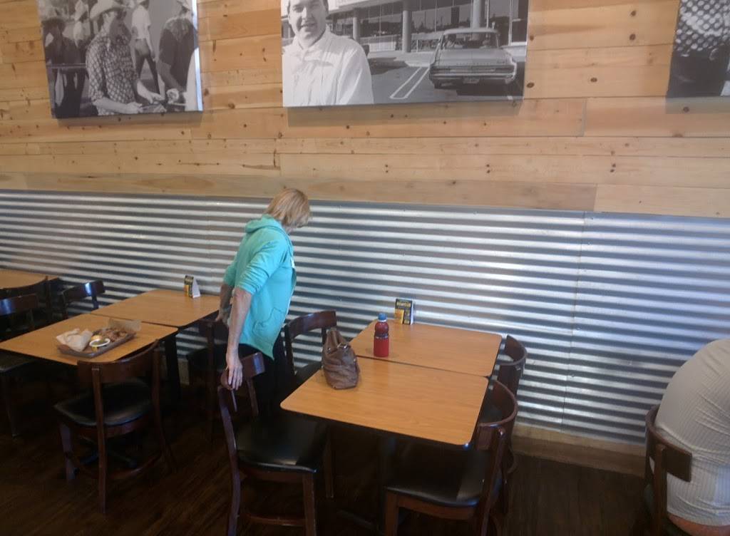 Dickeys Barbecue Pit | restaurant | 1668 E 2nd St, Beaumont, CA 92223, USA | 9512673480 OR +1 951-267-3480