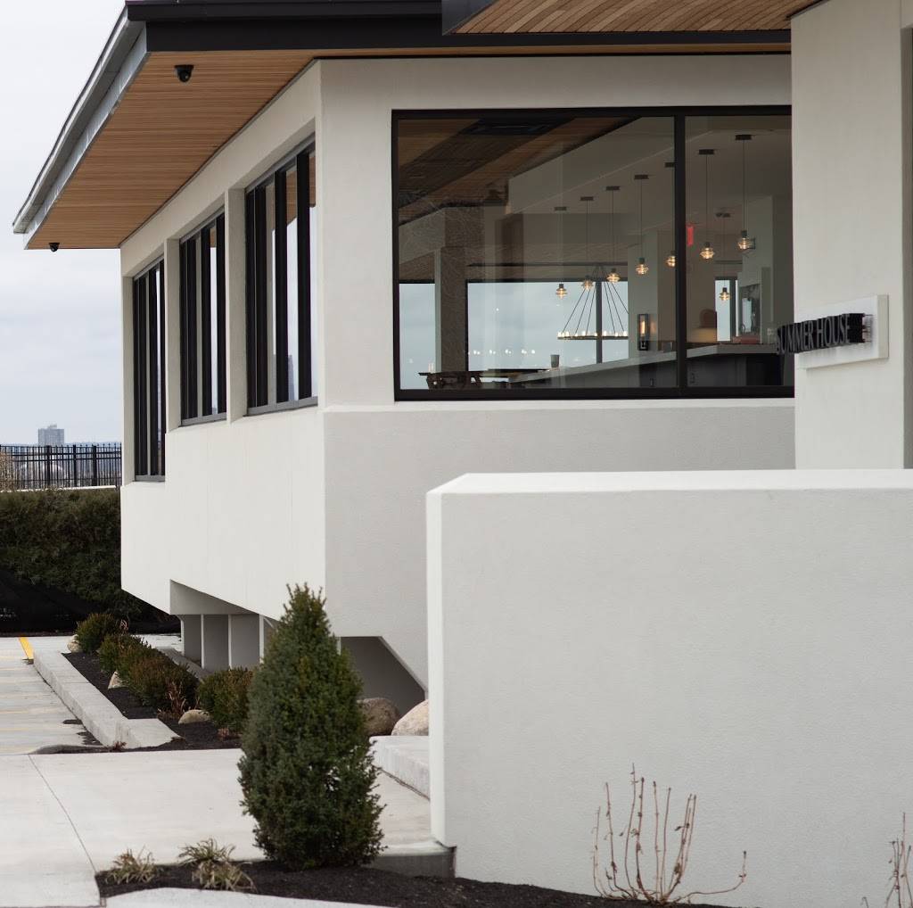 Summer House | restaurant | at The Carlyle on The Lake, 12900 Lake Ave Unit 2, Lakewood, OH 44107, USA | 2162702300 OR +1 216-270-2300