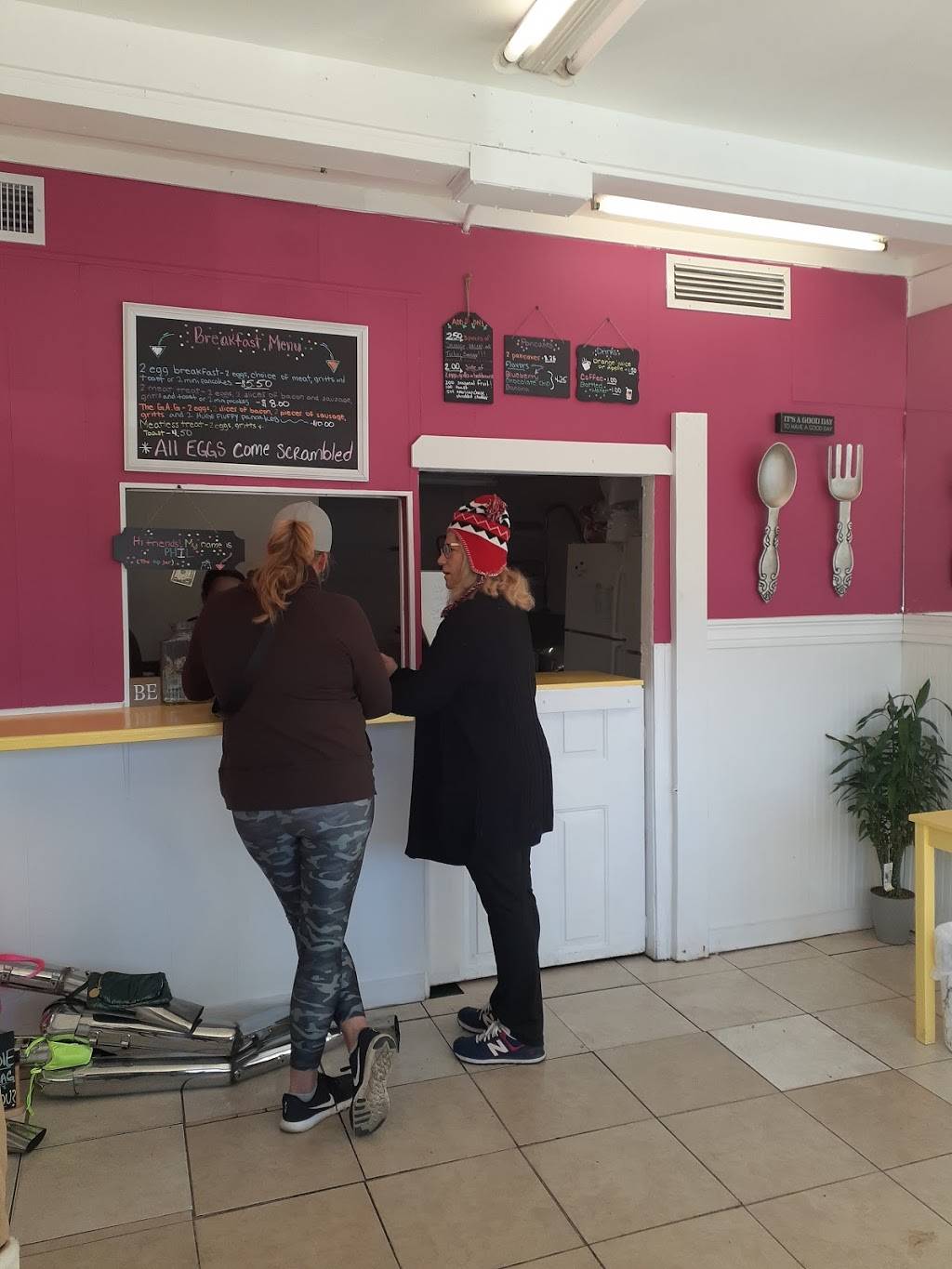 Girl And A Grill | restaurant | 4330 N Nebraska Ave, Tampa, FL 33603, USA | 8136939181 OR +1 813-693-9181