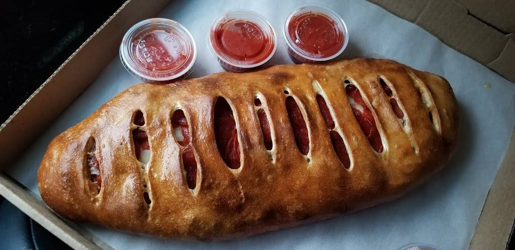 Renatos Pizza | restaurant | 401 Vienna Ave, Niles, OH 44446, USA | 3305447110 OR +1 330-544-7110