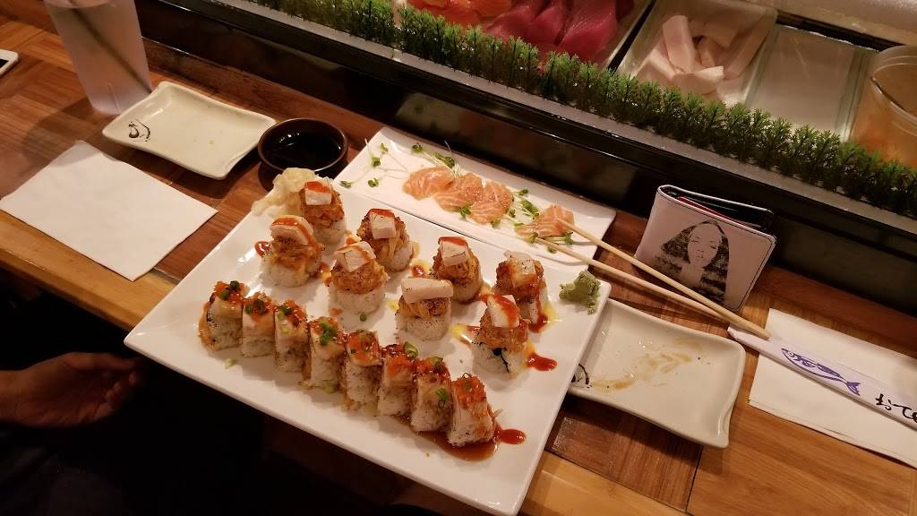 Blue Fin Japanese Restaurant | restaurant | 1625 Hilltop West Shopping Center, Virginia Beach, VA 23451, USA | 7574222021 OR +1 757-422-2021