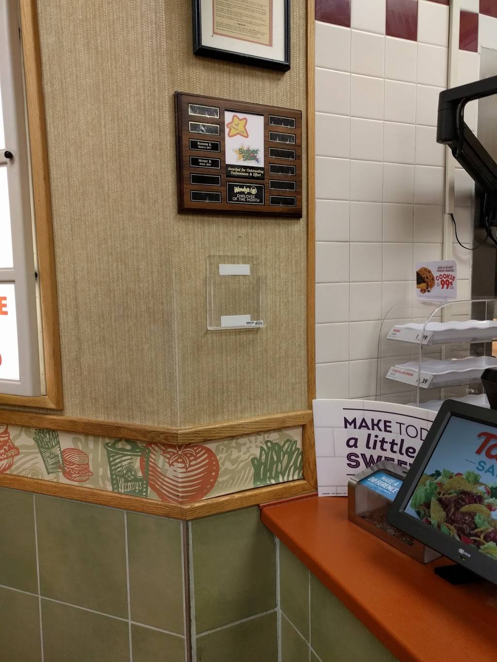 Wendys | restaurant | 8921 E 116th St, Fishers, IN 46038, USA | 3175859912 OR +1 317-585-9912