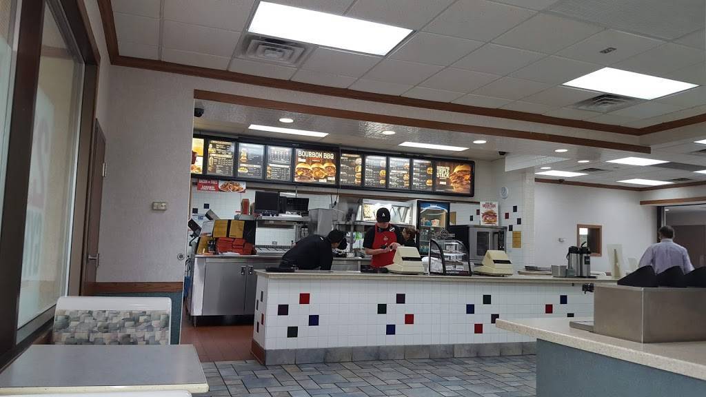 Arbys | restaurant | 520 Townline Rd, Mundelein, IL 60060, USA | 8478372370 OR +1 847-837-2370