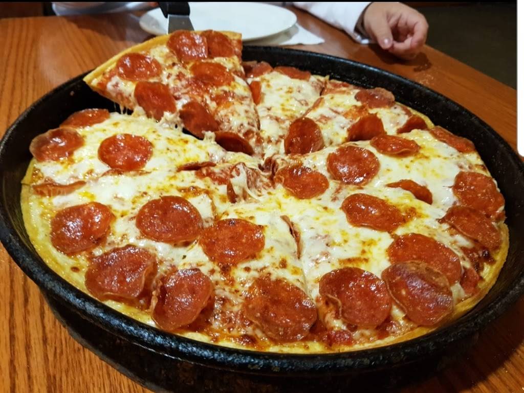 Pizza Hut | meal takeaway | 4975 W Irlo Bronson Memorial Hwy, Kissimmee, FL 34746, USA | 4073967273 OR +1 407-396-7273