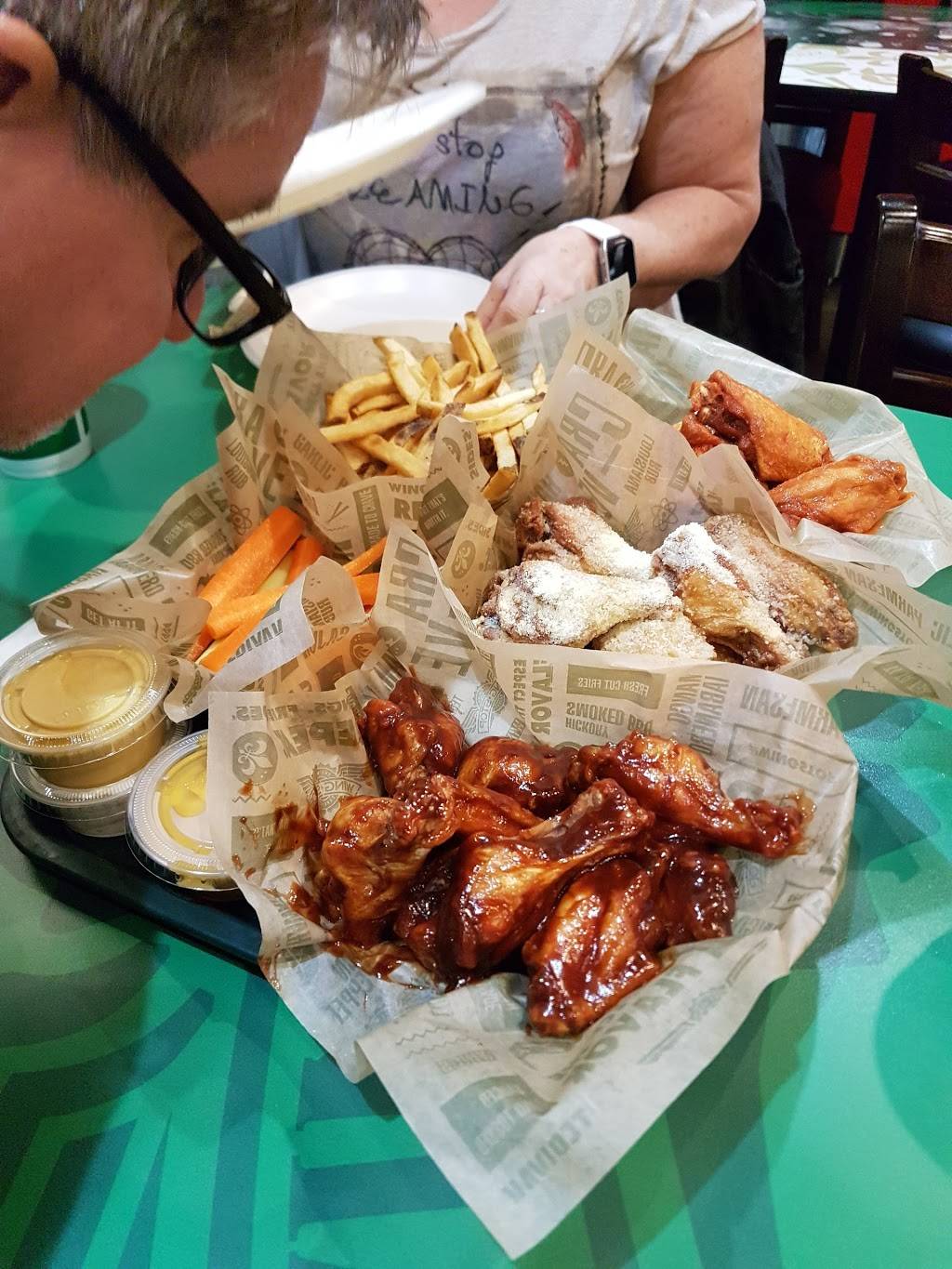 Wingstop | restaurant | 3584 S Figueroa St, Los Angeles, CA 90007, USA | 2137459464 OR +1 213-745-9464