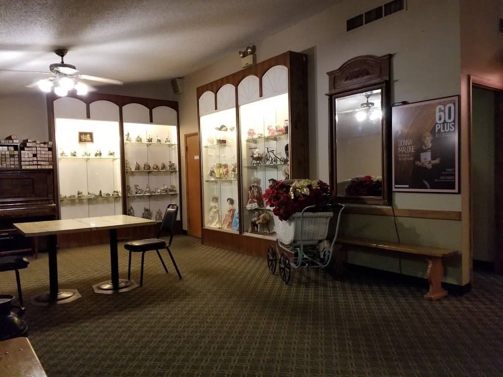 Pink Poodle Restaurant | restaurant | 633 Old Lincoln Hwy, Crescent, IA 51526, USA | 7125453744 OR +1 712-545-3744