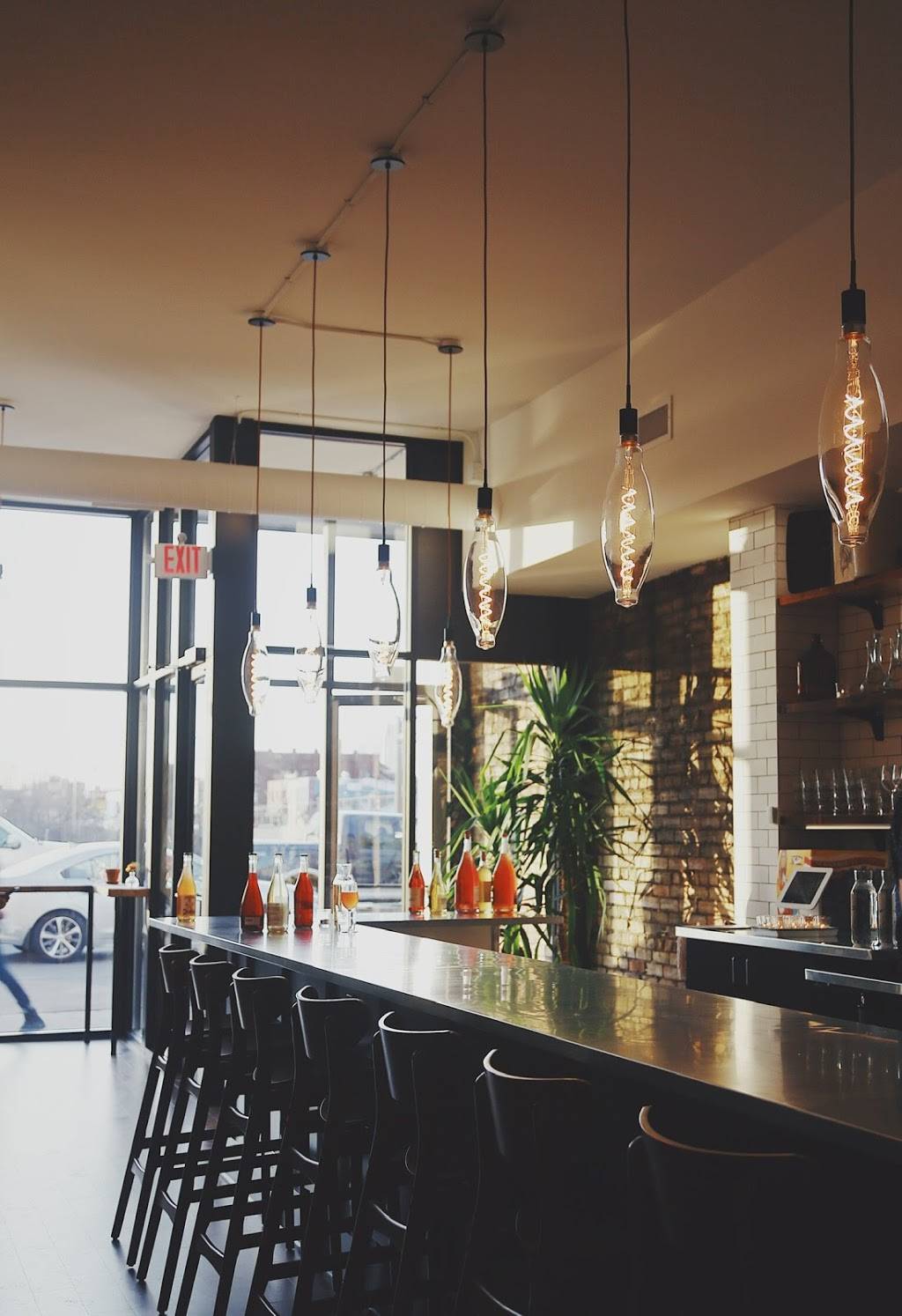 Bar Brava | restaurant | 1914 N Washington Ave, Minneapolis, MN 55411, USA | 6122081270 OR +1 612-208-1270