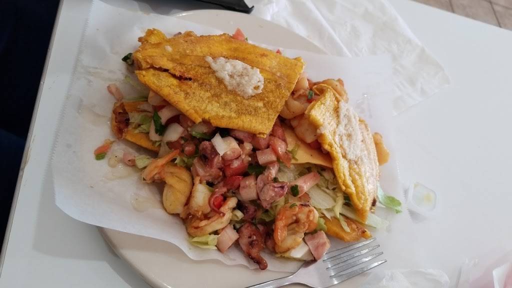 Jibaritos y Mas | restaurant | 3400 W Fullerton Ave, Chicago, IL 60647, USA | 7737998601 OR +1 773-799-8601