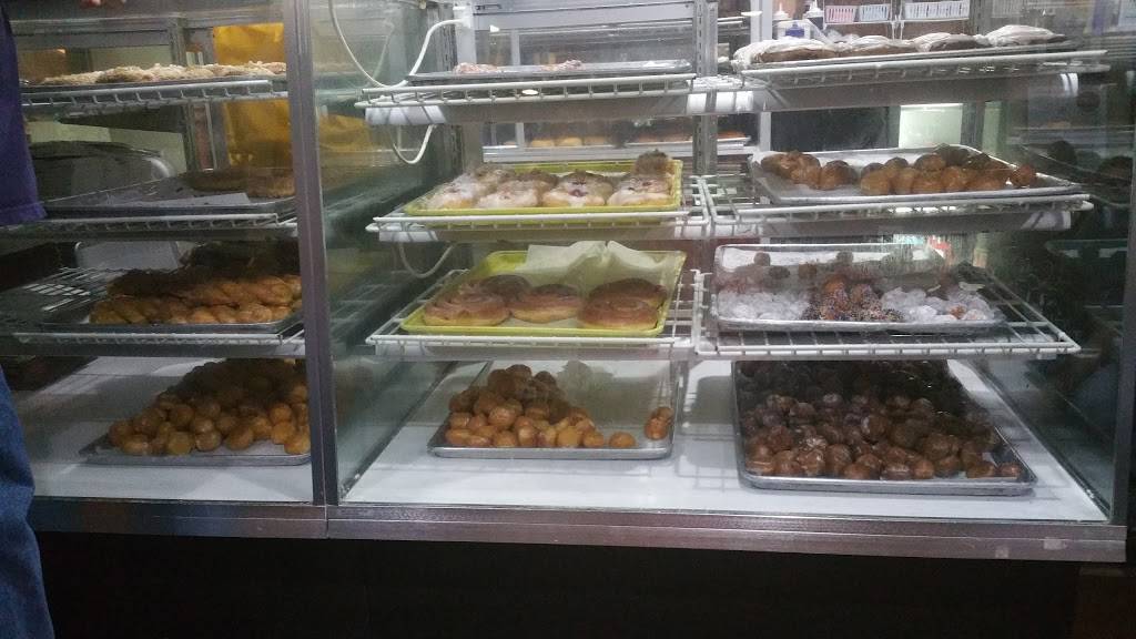 Geralds Donuts | restaurant | 2101 E Judge Perez Dr, Chalmette, LA 70043, USA | 5042529498 OR +1 504-252-9498