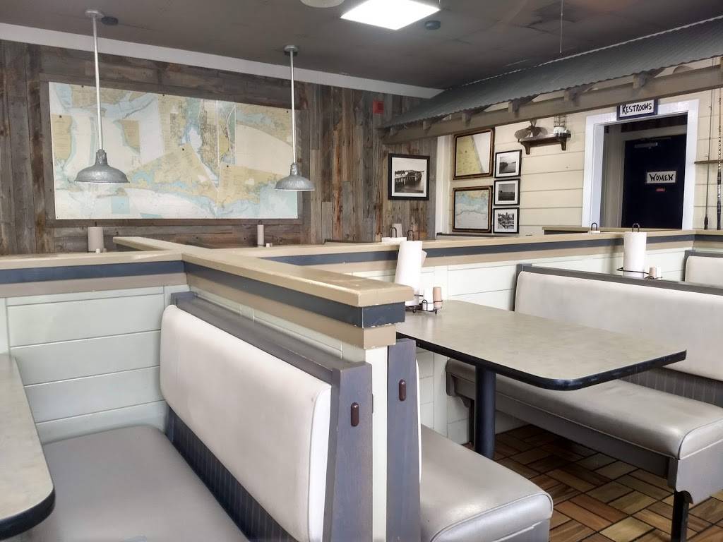 Captain Ds | restaurant | 800 S Eisenhower Dr, Beckley, WV 25801, USA | 3042554636 OR +1 304-255-4636