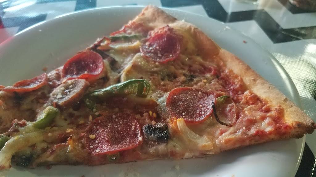 Pinocchios Pizza | restaurant | 811 S Pinellas Ave, Tarpon Springs, FL 34689, USA | 7277851400 OR +1 727-785-1400