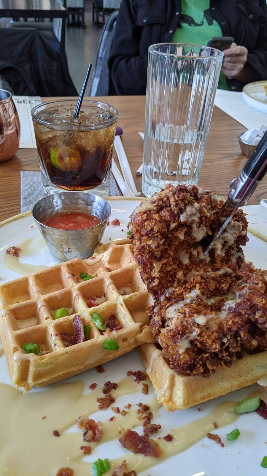 330 Bar & Grill | restaurant | 330 Market Ave S, Canton, OH 44702, USA | 3304718000 OR +1 330-471-8000