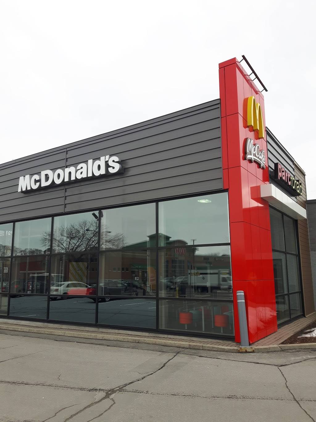 McDonalds | cafe | 4900 Boul, Rue Jean-Talon, Saint-Léonard, QC H1S 2V9, Canada | 5147282979 OR +1 514-728-2979