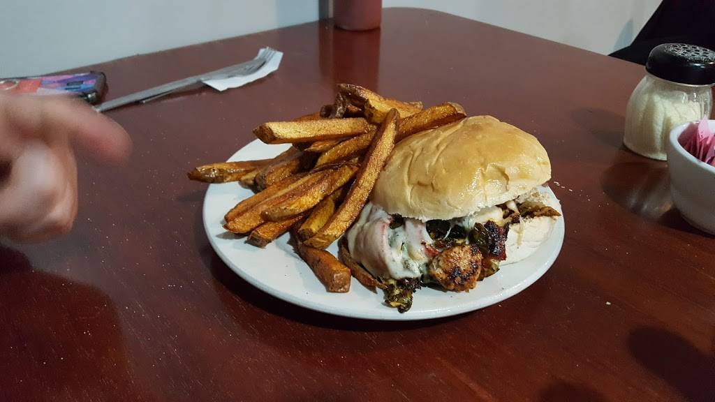 Cedars | restaurant | 827 Addis St, New Castle, PA 16101, USA | 7246589260 OR +1 724-658-9260