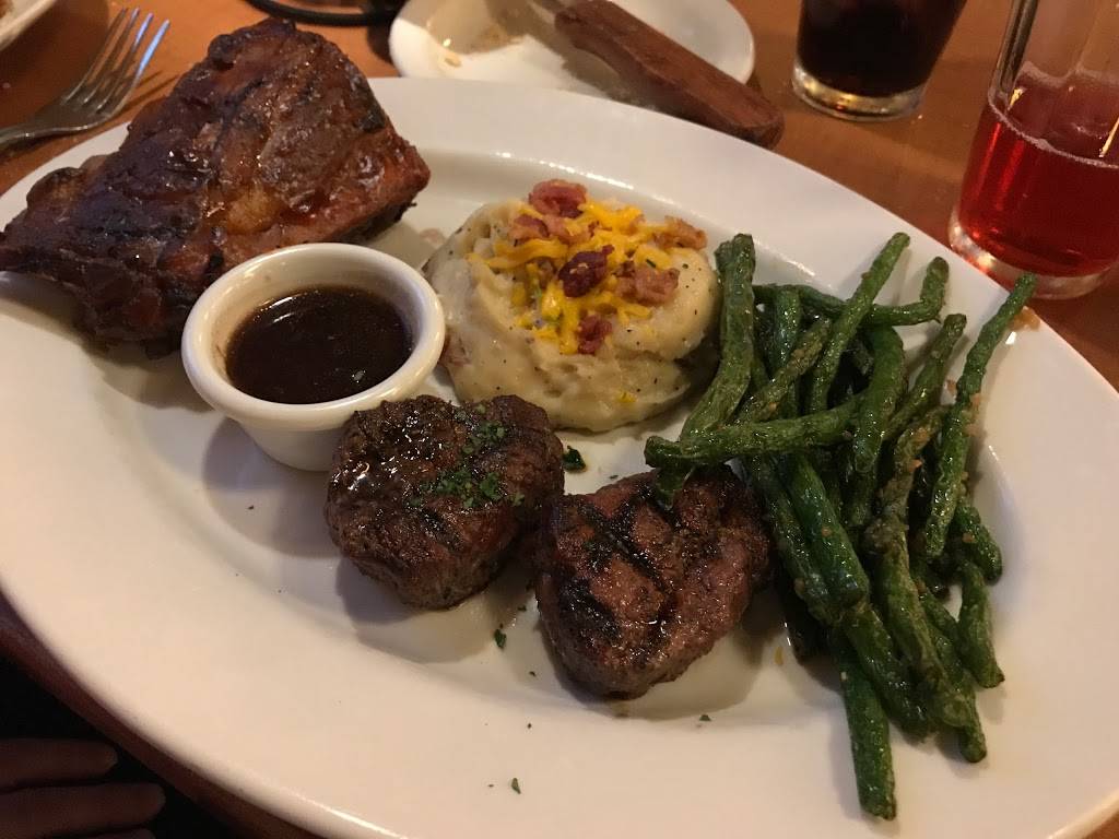 Tony Romas | restaurant | 1607 Jumer Dr, Bloomington, IL 61704, USA | 3096622525 OR +1 309-662-2525