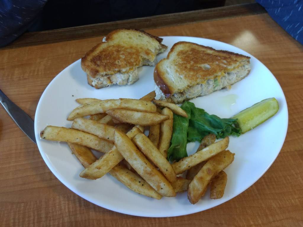 Biggys Place | restaurant | 3701 Fowler St, Fort Myers, FL 33901, USA | 2392770064 OR +1 239-277-0064