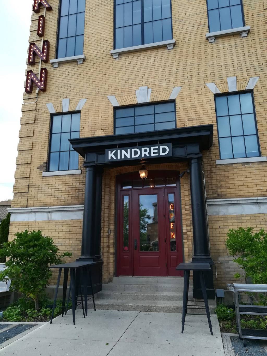 Kindred on KK | restaurant | 2535 S Kinnickinnic Ave, Milwaukee, WI 53207, USA | 4144463640 OR +1 414-446-3640