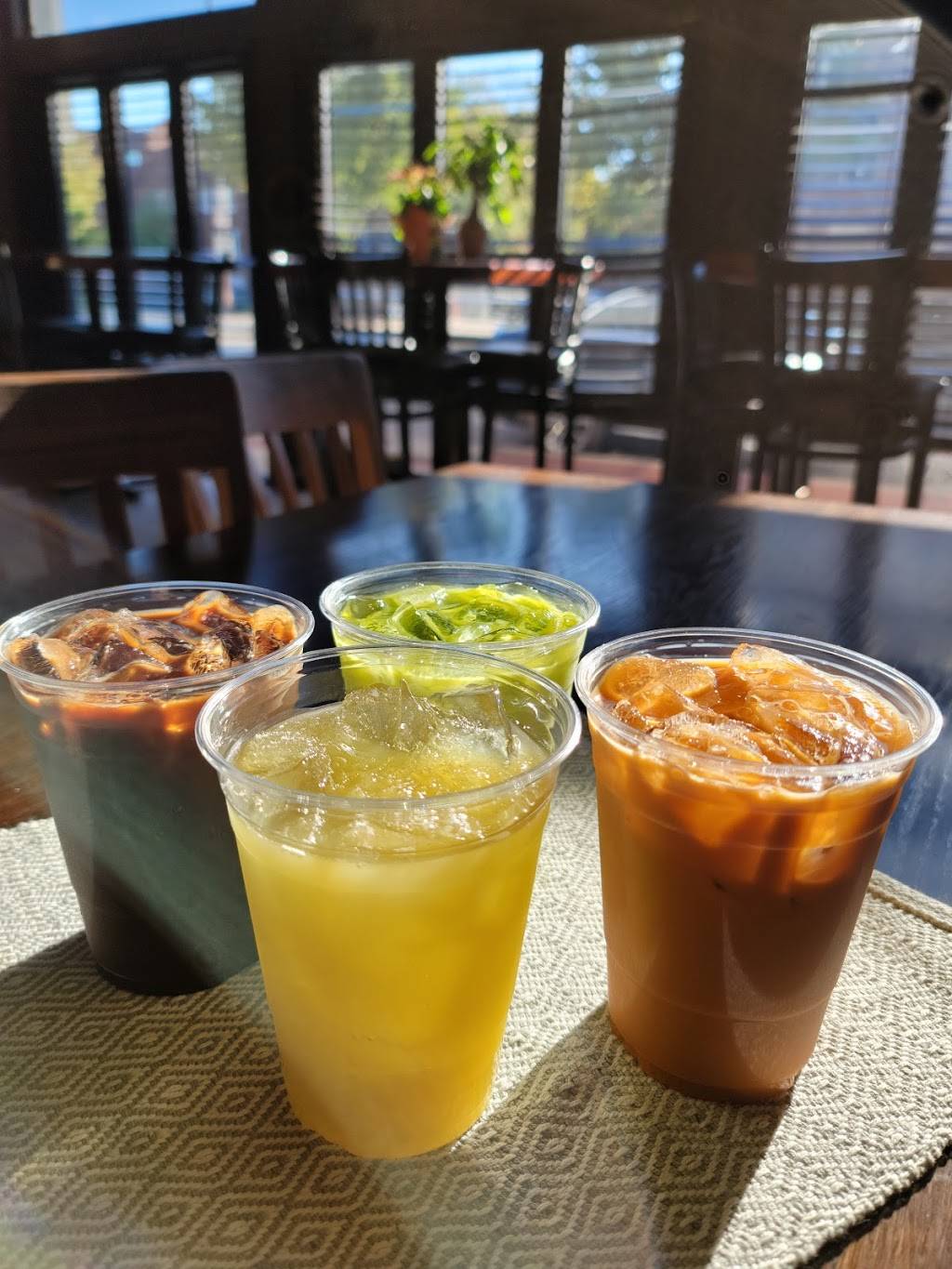 Charming Elephant | restaurant | 2324 Boston St, Baltimore, MD 21224, USA | 4437087762 OR +1 443-708-7762