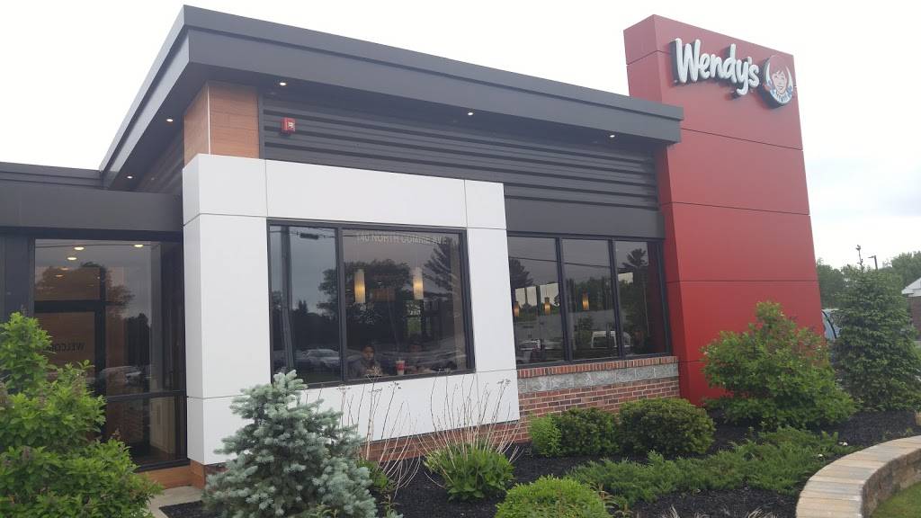 Wendys | restaurant | 140 N Comrie Ave, Johnstown, NY 12095, USA | 5187622245 OR +1 518-762-2245
