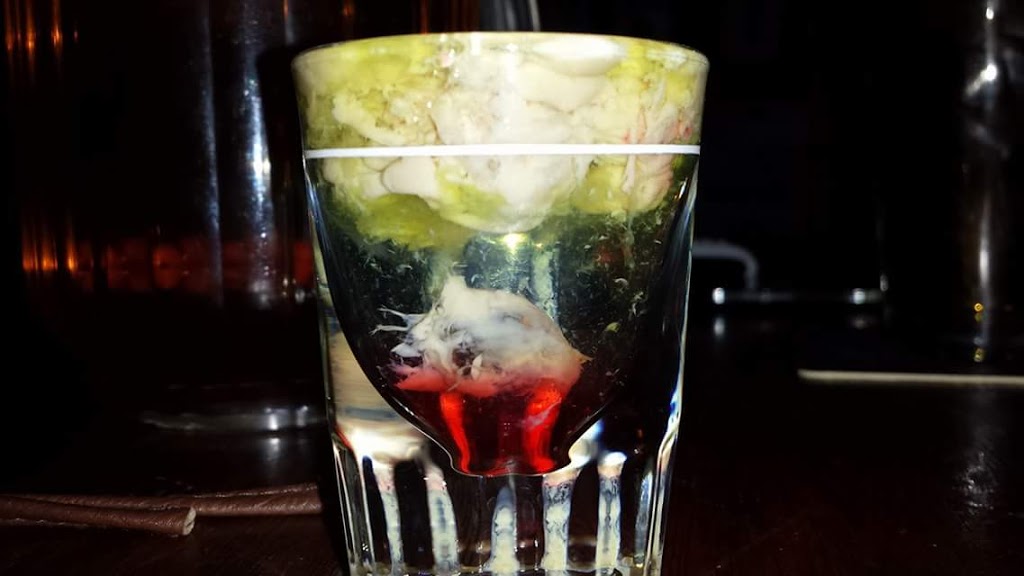 The Half Moon Bar and Grill | restaurant | 714 S Lewis Blvd, Sioux City, IA 51106, USA | 7125748820 OR +1 712-574-8820