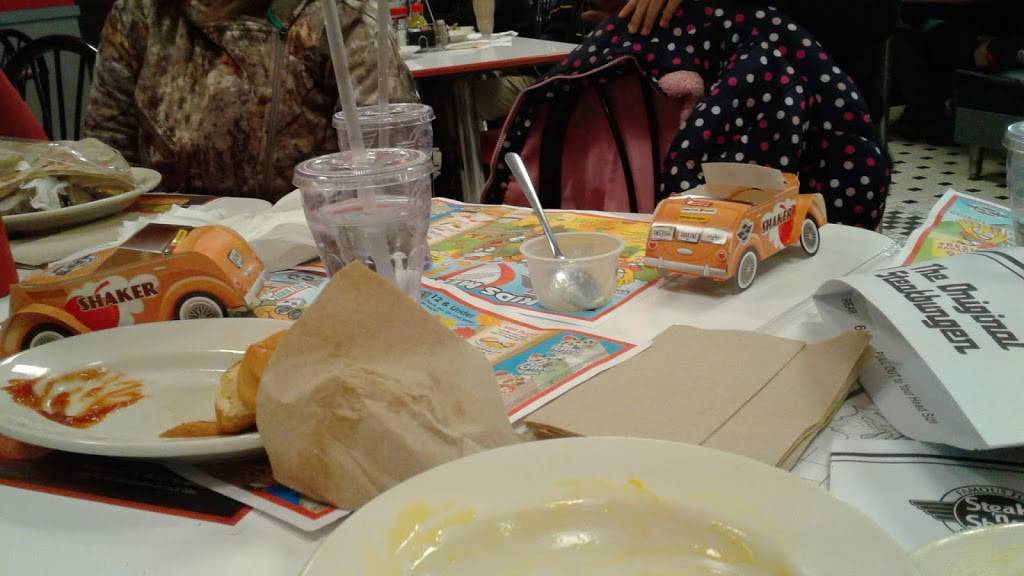 Steak n Shake | restaurant | 1415 SW Wanamaker Rd, Topeka, KS 66604, USA | 7852739711 OR +1 785-273-9711