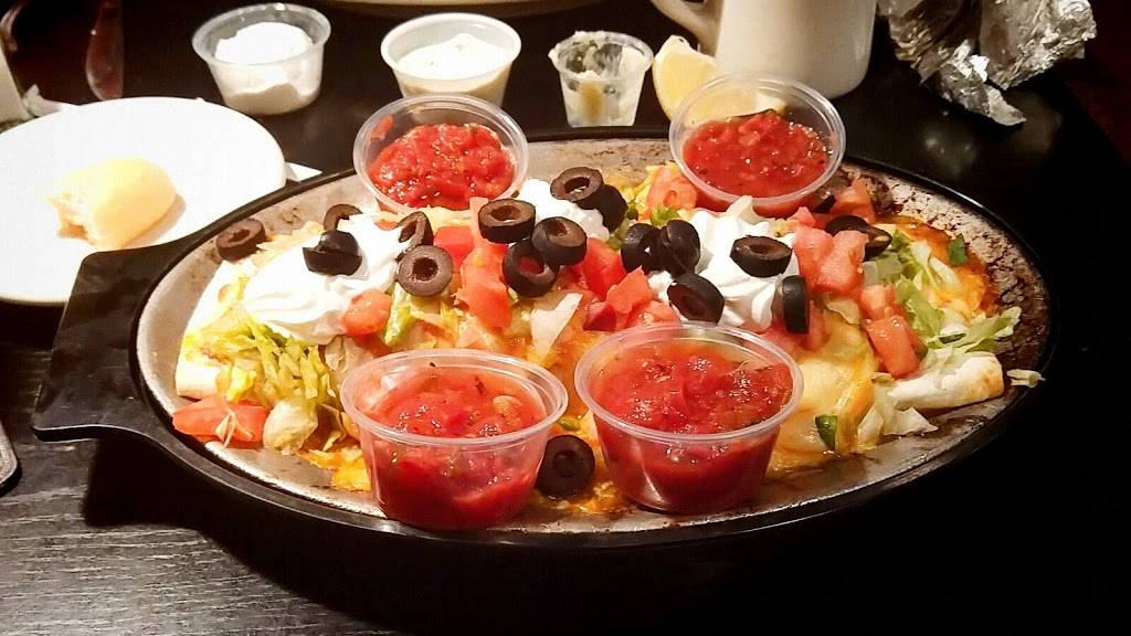 Lions Den | restaurant | 4444 Highland Rd, Waterford Twp, MI 48328, USA | 2486742251 OR +1 248-674-2251