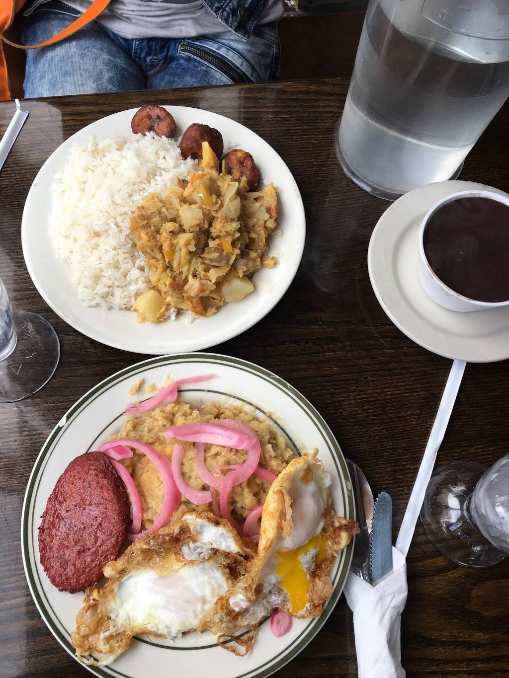 El Nuevo Caridad | restaurant | 1618 St Nicholas Ave, New York, NY 10040, USA | 2127815782 OR +1 212-781-5782