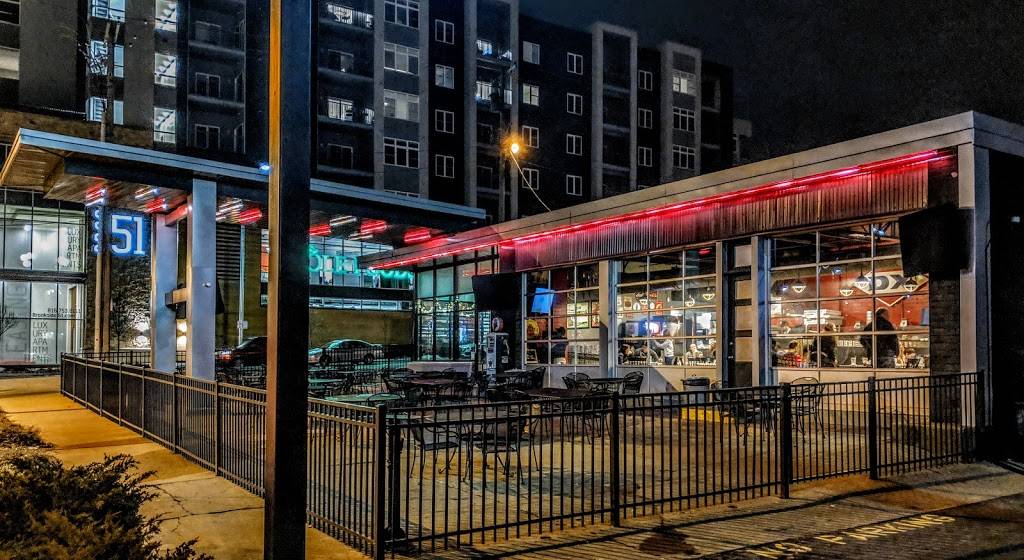 Pizza 51 | restaurant | 5060 Oak St, Kansas City, MO 64112, USA | 8165311151 OR +1 816-531-1151